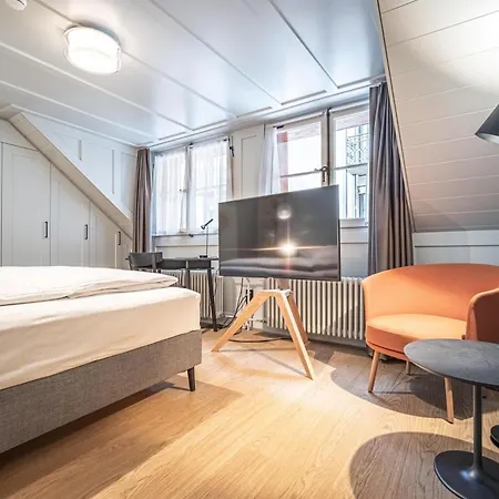 Western Hotel 4*