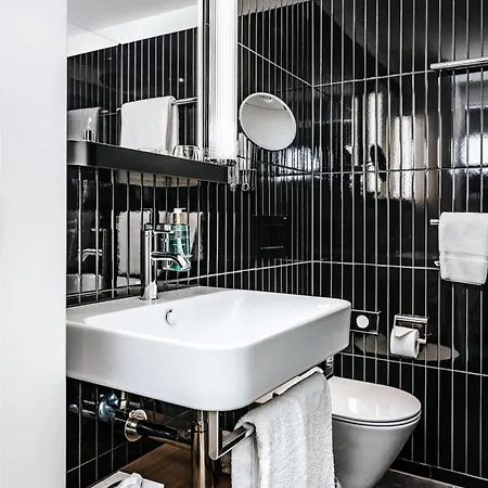 Western Hotel 4*